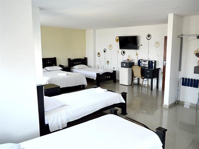 Hotel Intersuites Barranquilla  Exterior photo