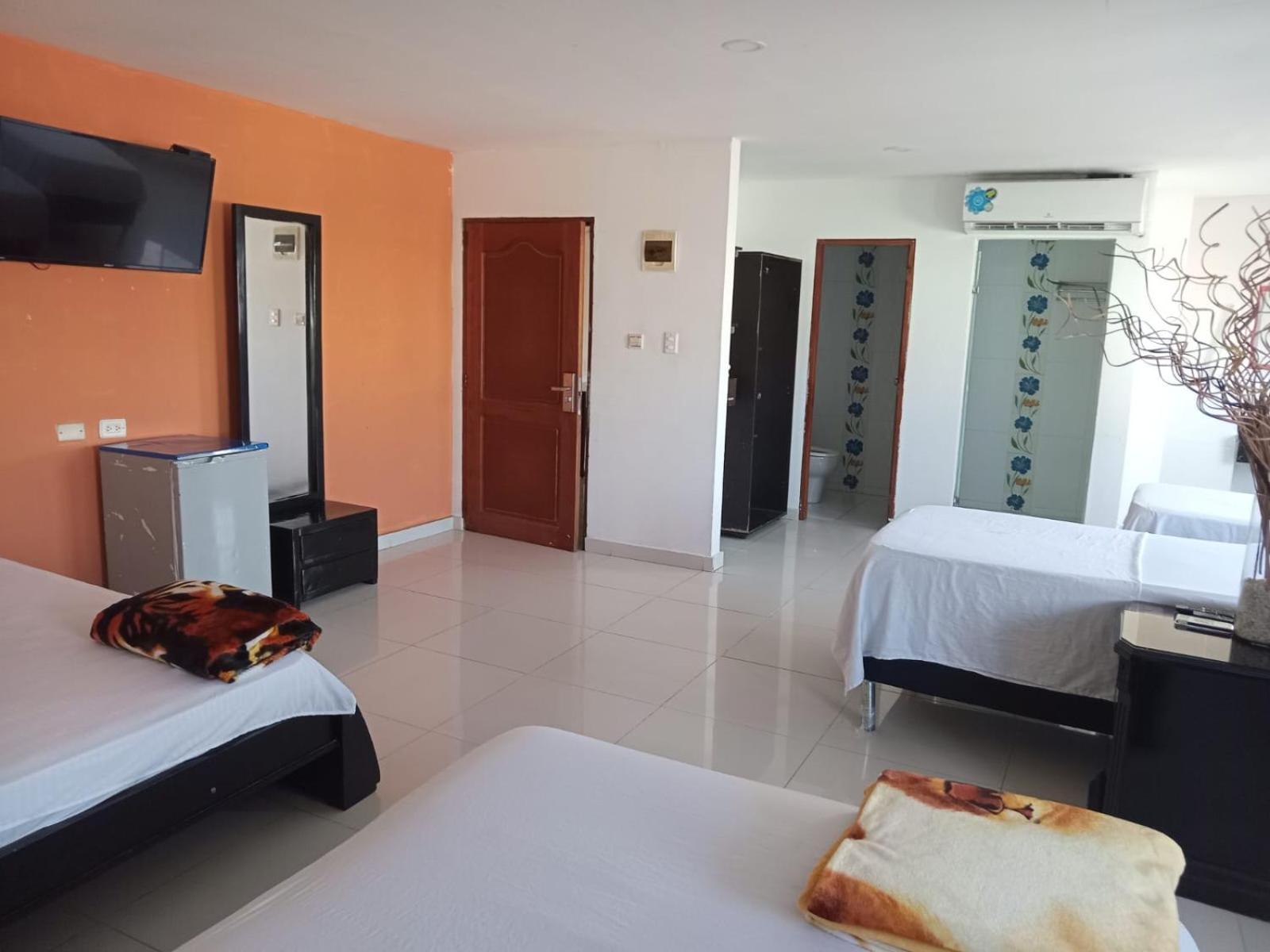 Hotel Intersuites Barranquilla  Exterior photo