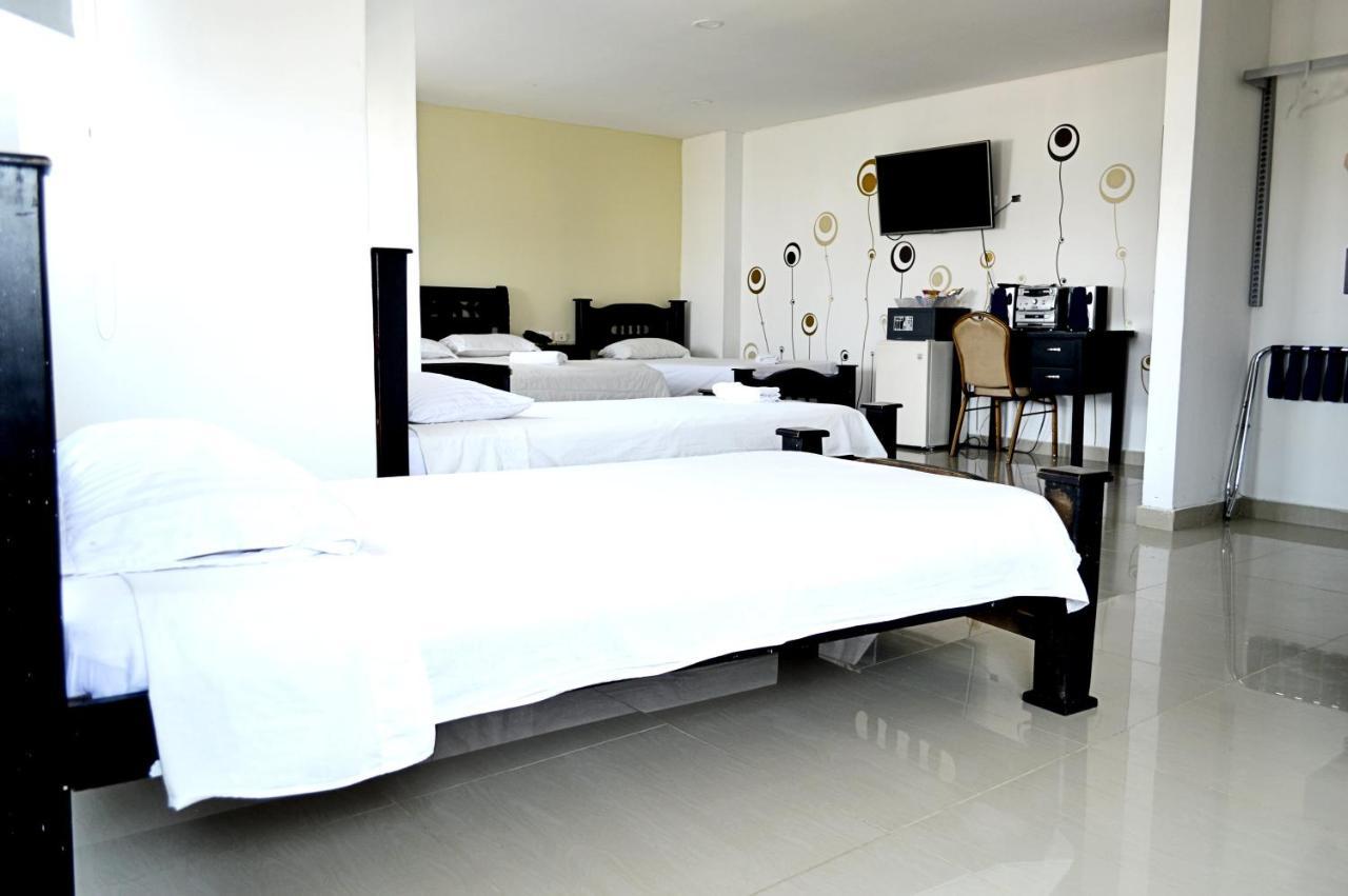 Hotel Intersuites Barranquilla  Exterior photo